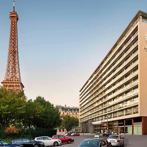 4* Otel Pullman Tour Eiffel