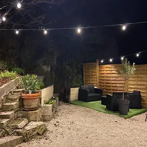  Appartement Bel T2 Rdc Equipe Avec Cour Les Cocons De Madenn France